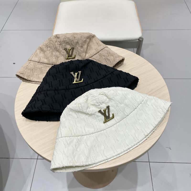 LV hat 041502